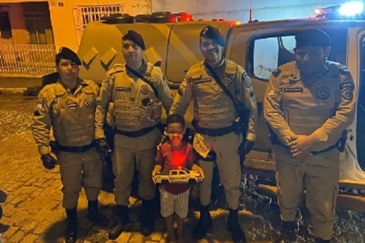 Brumado: 24º BPM participa de aniversário de criança que sonha em ser policial militar