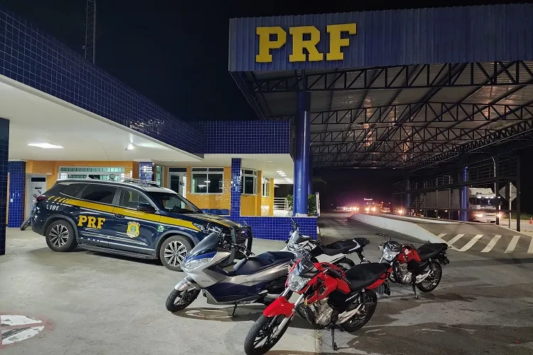 Vitória da Conquista: PRF recupera 4 motocicletas roubadas em ônibus de turismo