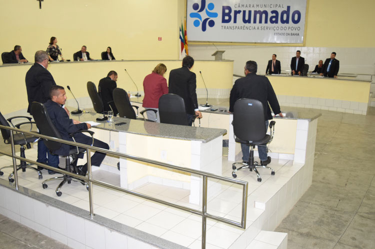 Brumado: Com ordem do Executivo, Câmara rejeita emenda e aprova projeto da Zona Azul