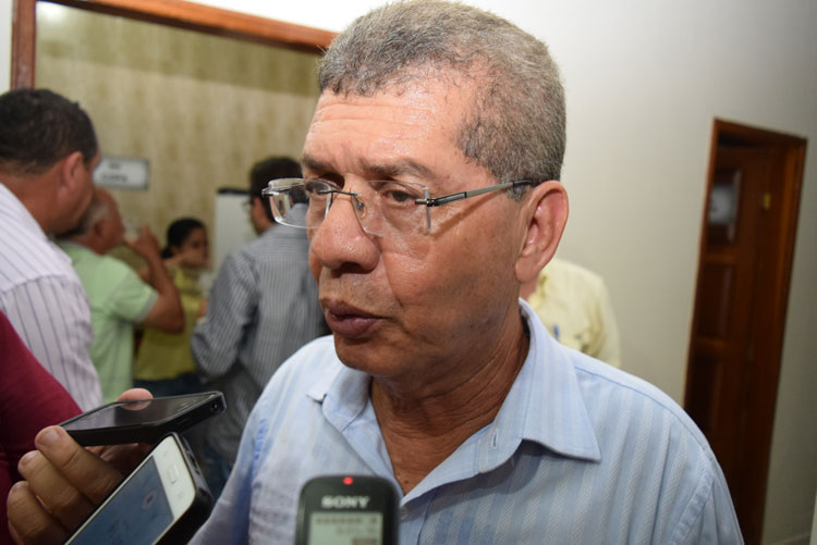 Deputado Zé Raimundo lamenta encerramento das atividades da Farmácia Popular em Vitória da Conquista