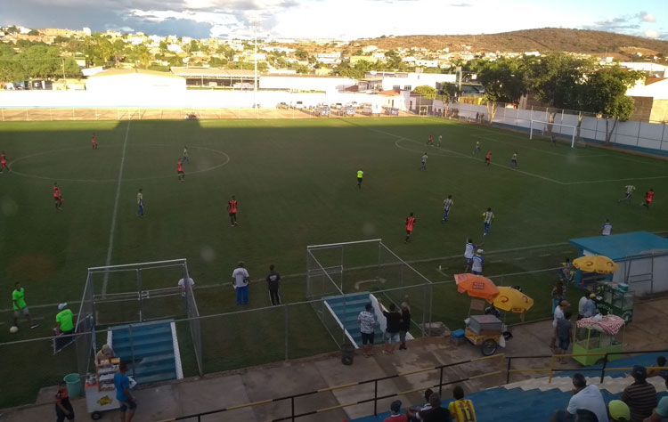 Vila Nova arranca empate dramático do Espanhol e vai à final do Brumadense de Futebol