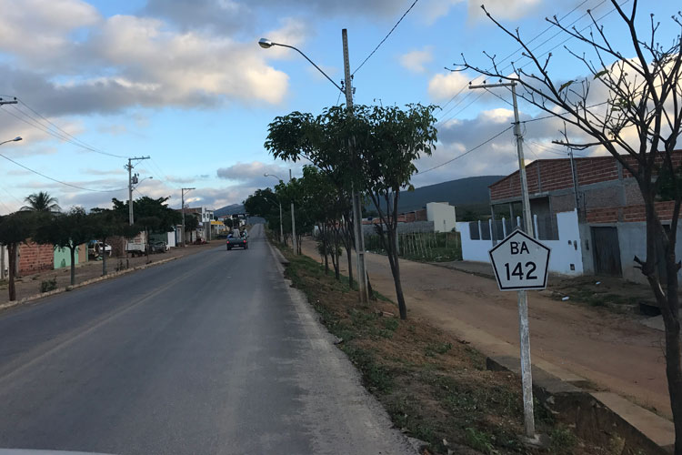 Populares organizam protestos cobrando melhorias e manutenção na BA-142 em Tanhaçu