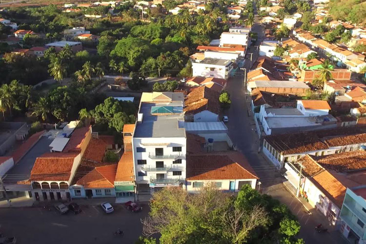 Urandi: Jovem tenta agredir a mãe gestante com cabo de vassoura e é preso