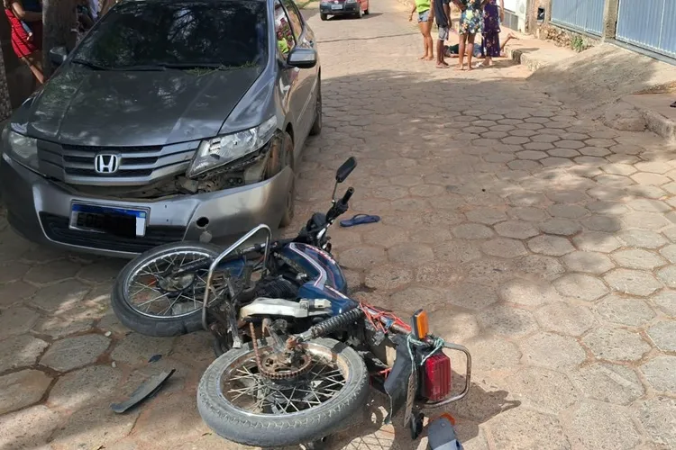 Igaporã: Motociclista perde controle da direção, colide em carro estacionado e morre