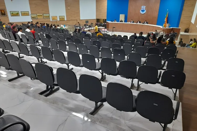 Brumado: Câmara de Vereadores derruba veto do prefeito ao projeto de adesão à CNH Social