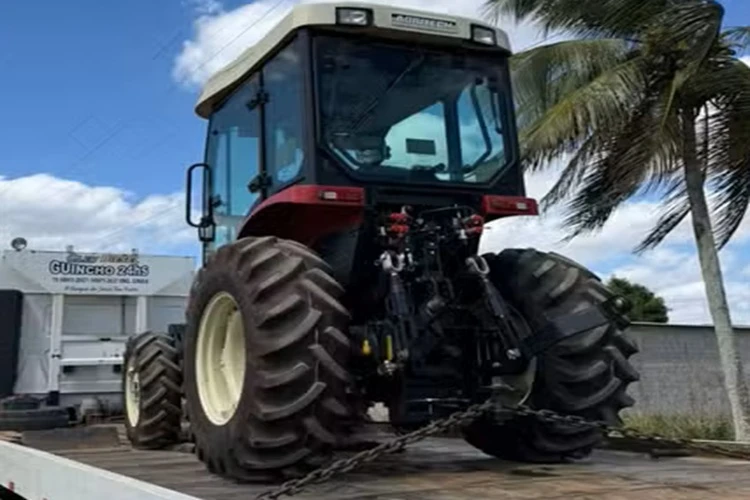 Trator agrícola avaliado em R$ 295 mil é furtado e recuperado após três dias