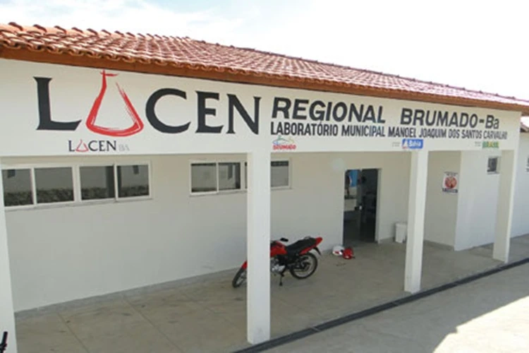 Lacen de Brumado recebe Certificado de Proficiência 2025