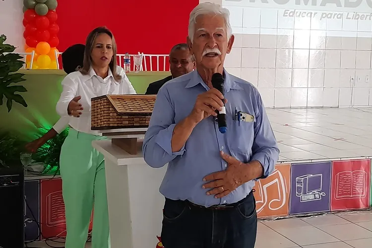 Em tom de despedida, prefeito faz balanço positivo da educação municipal de Brumado