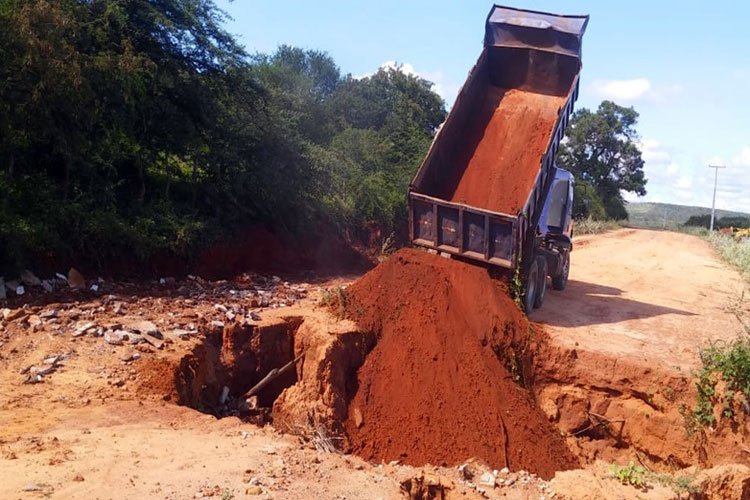 Prefeitura de Brumado inicia requalificação das estradas vicinais do município