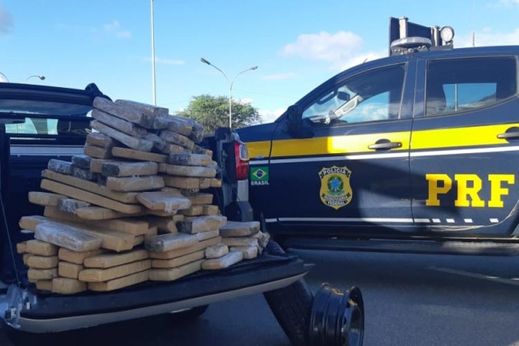 Jequié: Homem é preso após polícia achar mais 100 kg de maconha em caminhonete