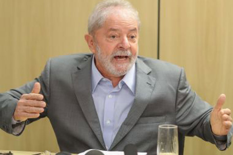 Ex-presidente Lula diz que vai provar, da cadeia, que Moro e Deltan são bandidos