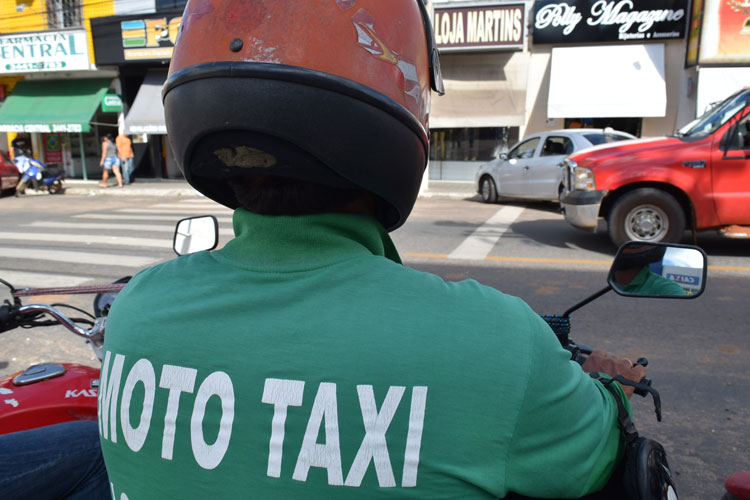 Sem regulamentação, serviço de mototáxi está ameaçado com a zona azul em Brumado