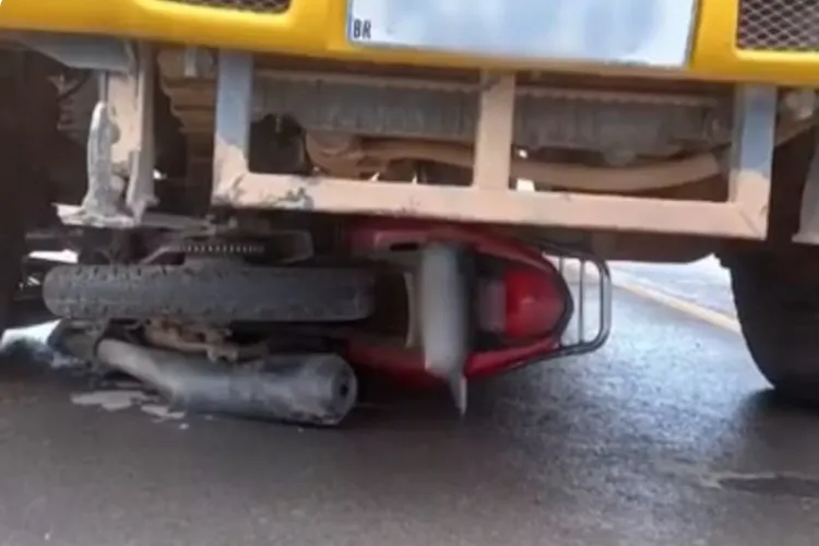 Homem morre após acidente entre motocicleta e ônibus escolar em Barreiras