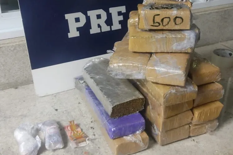 PRF apreende 14 kg de maconha e drogas sintéticas em Vitória da Conquista