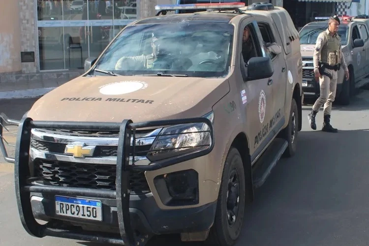 24º BPM prende homem com mandado em aberto no bairro São Félix em Brumado