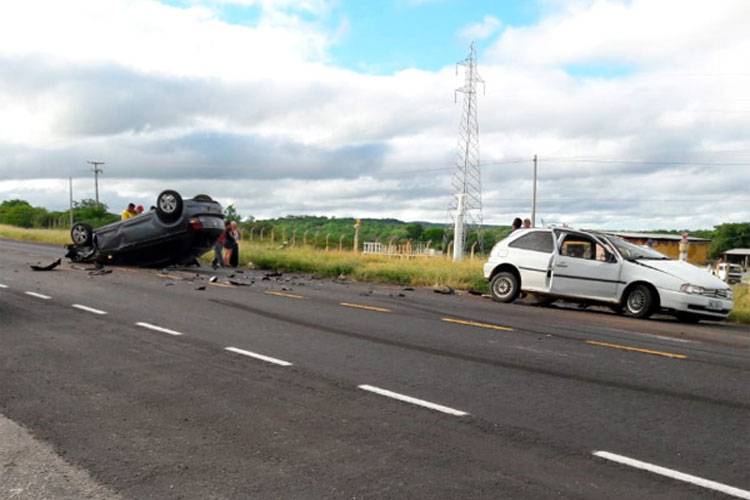 Brumado: Veículos de passeio se chocam na BA-262