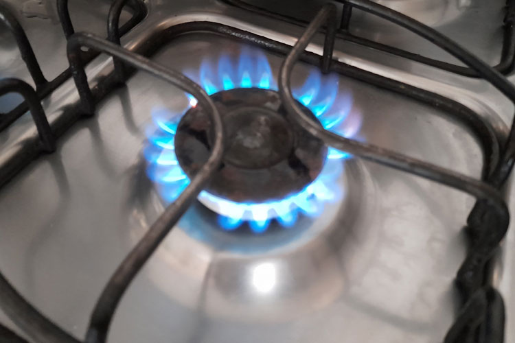Brumado: Gás de cozinha sobe de R$ 115 para R$ 120 e mexe com o orçamento familiar
