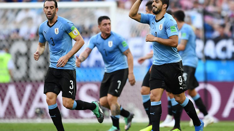 Uruguai vence a Arábia Saudita e vai às oitavas da Copa 2018