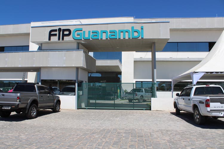 Guanambi: Estudantes de Medicina da FIP paralisam atividades acadêmicas devido à qualidade do ensino