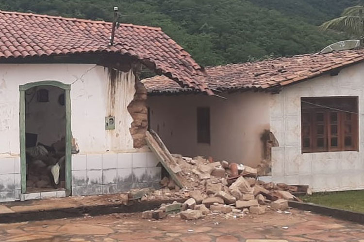 Idosa morre após casa desabar na cidade de Érico Cardoso