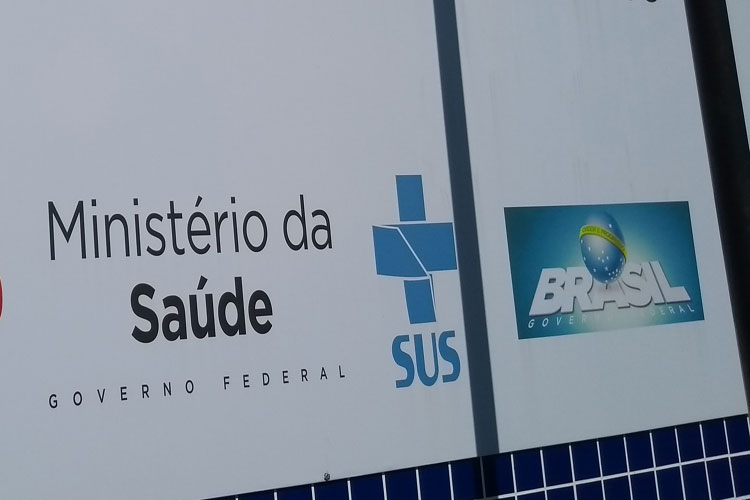 Governo cubano quer tirar seus médicos do Brasil até o fim do ano