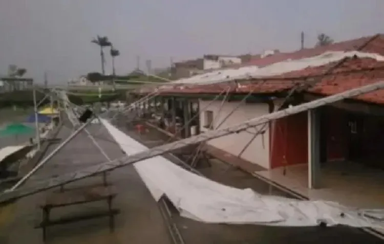 Temporal destelha casas e deixa Itapetinga sem energia elétrica