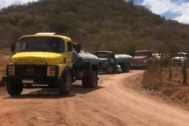 Prefeito de Guanambi aumenta frota da operação pipa para atender zona rural