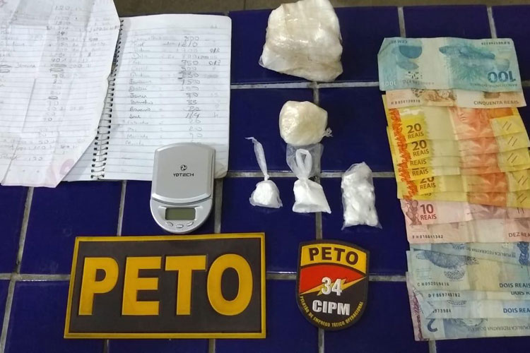 Brumado: Polícia Militar prende dois indivíduos com drogas no Bairro São Félix