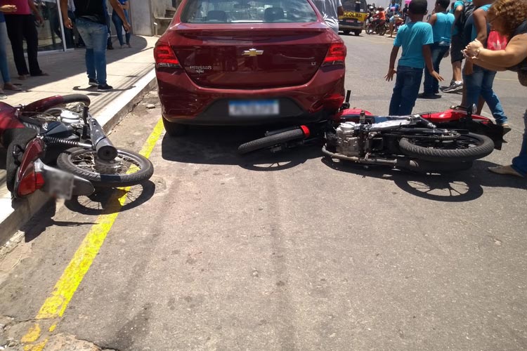 Brumado: Empinando moto, jovem colide contra carro de professora durante saída escolar na Euclides da Cunha