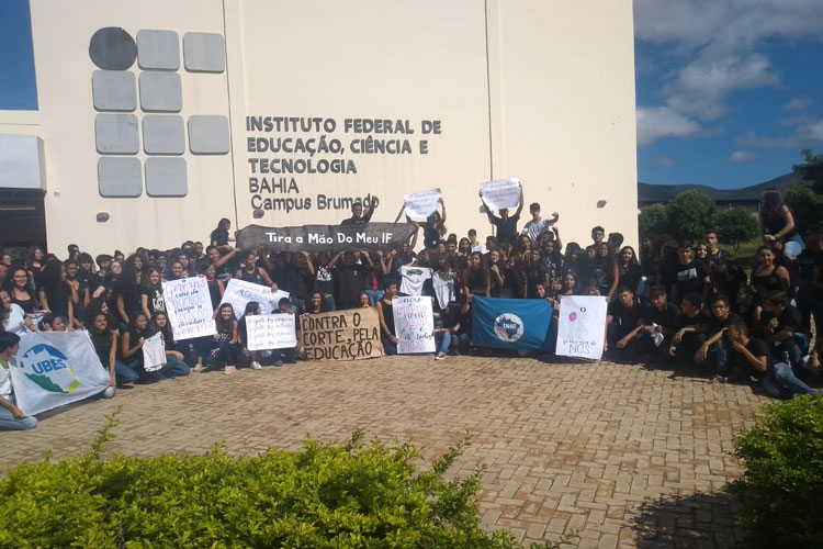 Brumado: Em manifesto, alunos do Ifba cobram do governo federal a verba integral da instituição