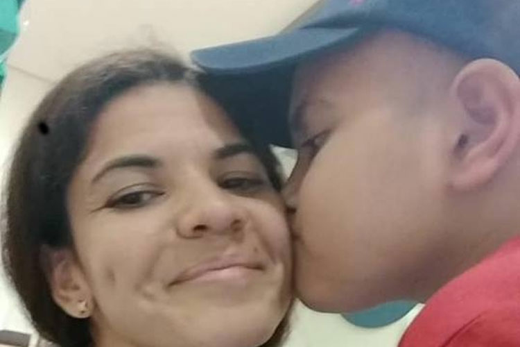Érico Cardoso: Mãe doa medula óssea para salvar a vida do filho de 10 anos