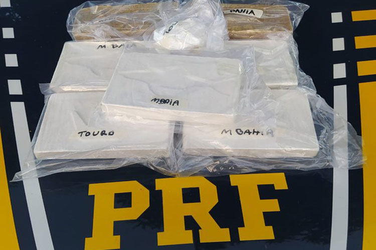 Guanambi: PRF apreende 8 kg de cocaína escondidas em automóvel na BR-122