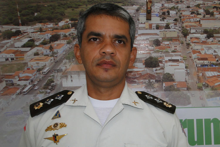 Guanambi: Comandante do 17º BPM recebe Medalha do Mérito da Casa Militar da Bahia