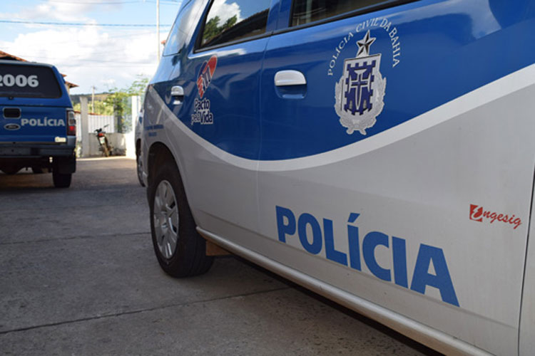 Casal é preso suspeito de recrutar menores para participar de lives praticando sexo em Santo Antônio de Jesus