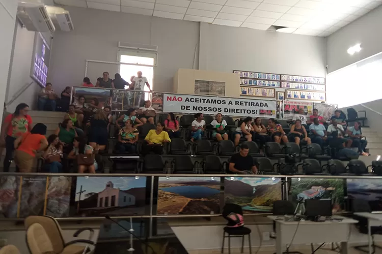 Municípios do sudoeste baiano ainda resistem em pagar o reajuste do piso dos professores