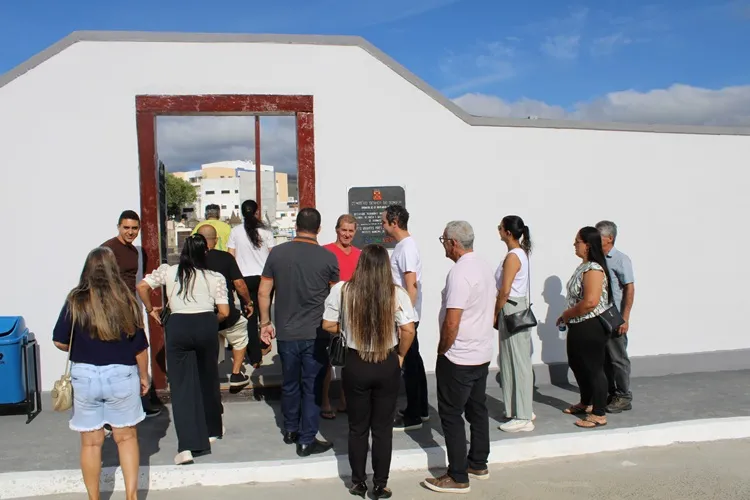 Brumado: Prefeito entrega Cemitério Senhor do Bonfim requalificado e emociona populares