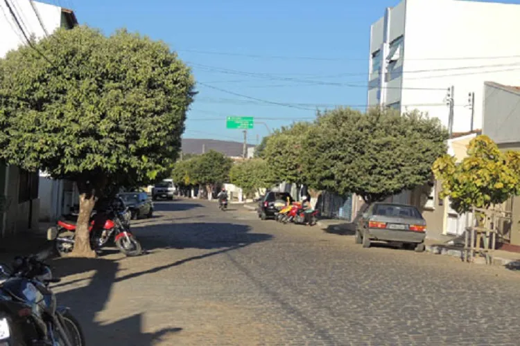 Brumado: Governador confirma pavimentação asfáltica em vias de acesso ao Colégio Integral