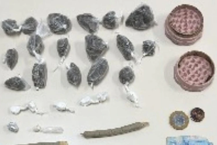 17º BPM apreende drogas no Residencial dos Pássaros em Guanambi