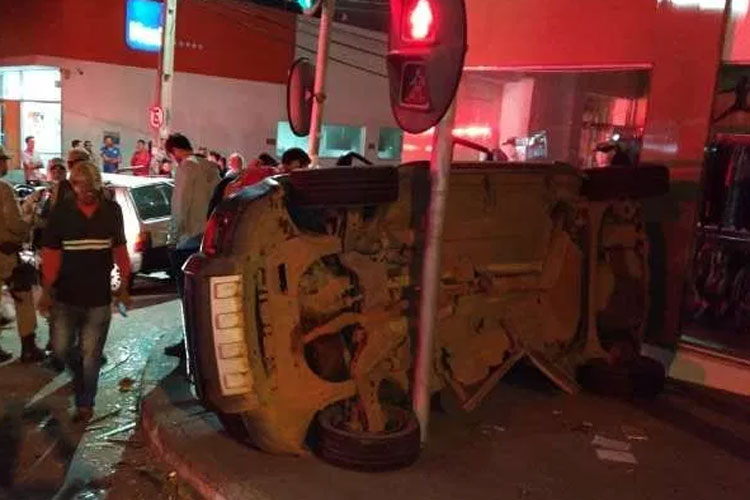 9 pessoas ficam feridas em acidente na Avenida Siqueira Campos em Vitória da Conquista