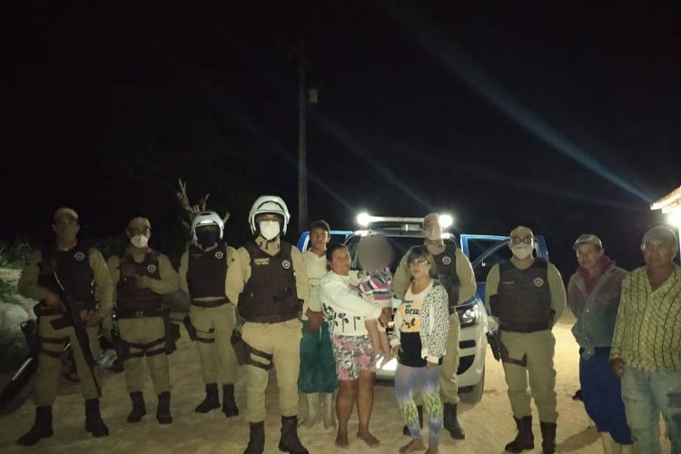 Polícia Militar e Brigada Voluntária localizam criança de 2 anos que se perdeu em cafezal em Barra da Estiva