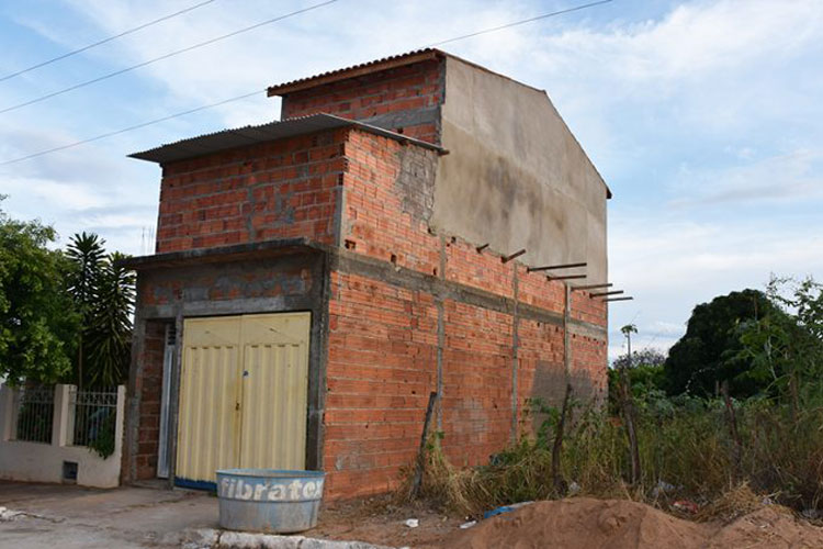 Caculé: Pedreiro é atingido por descarga elétrica durante trabalho em obra