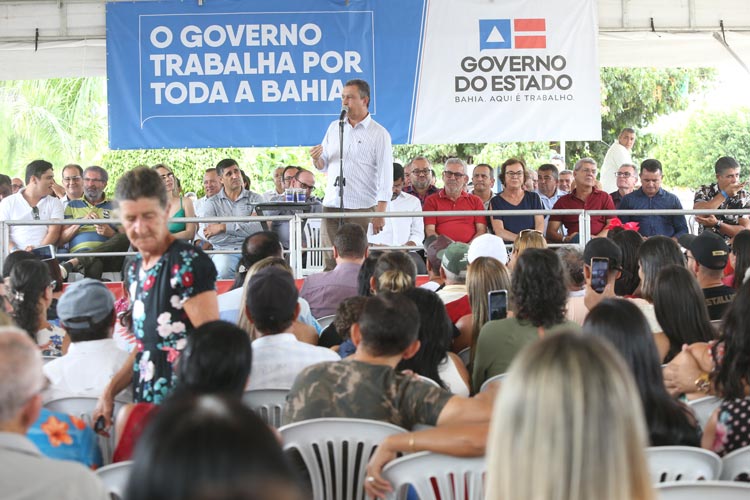 Cordeiros: Rui Costa inaugura reforma do Estádio Municipal e entrega ambulâncias