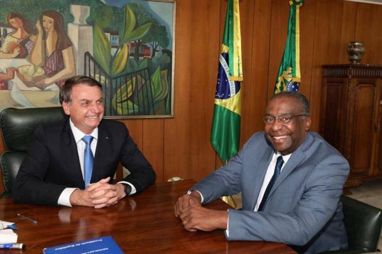 Jair Bolsonaro anuncia Carlos Alberto Decotelli como ministro da Educação