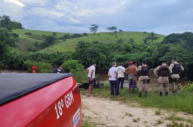 Jovem de 20 anos morre após se afogar em rio em Teixeira de Freitas