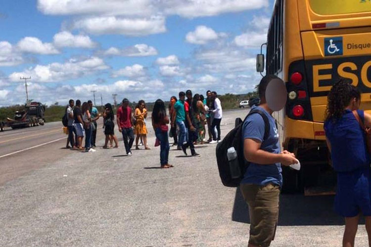 Ourolândia: Estudantes perdem prova do Enem após ônibus de prefeitura quebrar