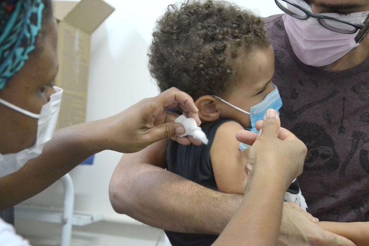 Covid-19: Ministério da Saúde tem 1,2 milhão de doses garantidas para imunização de crianças