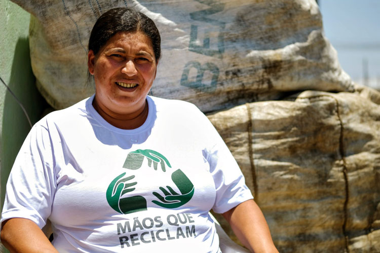 Catadores de Conquista contam com apoio de Defensores Públicos no programa 'Mãos que Reciclam'