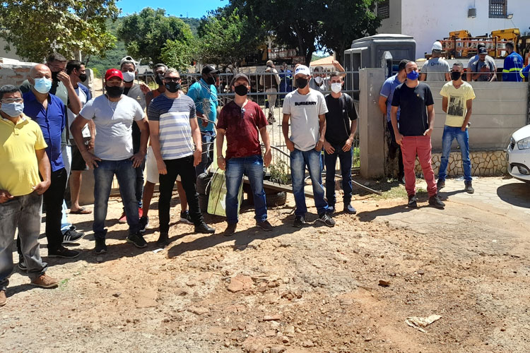 Brumado: Endicon sinaliza resolver impasse com demitidos para ter seus caminhões liberados