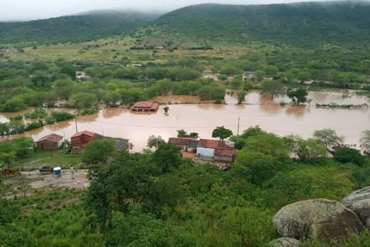 Mais de 822 mil pessoas são afetadas pela chuva na Bahia e estado tem quase 70 mil desalojados