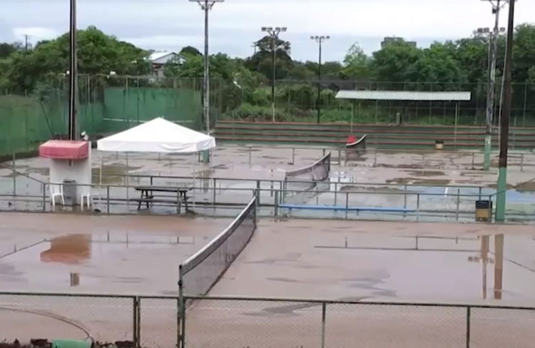 Chuva forte causa transtornos e alagamentos em Itapetinga